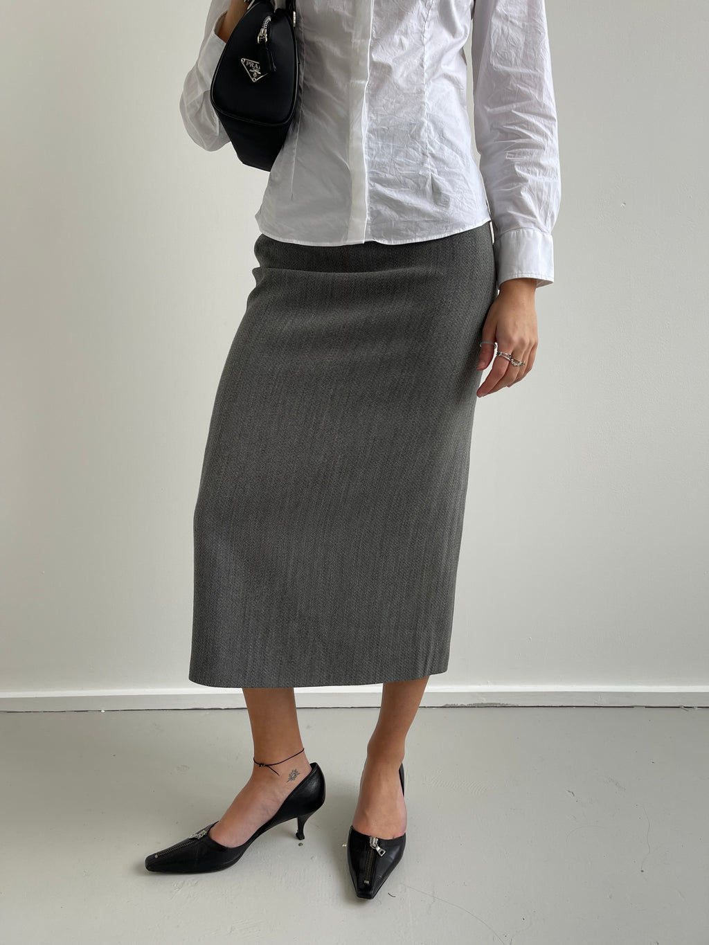 Grey needle striped pencil skirt