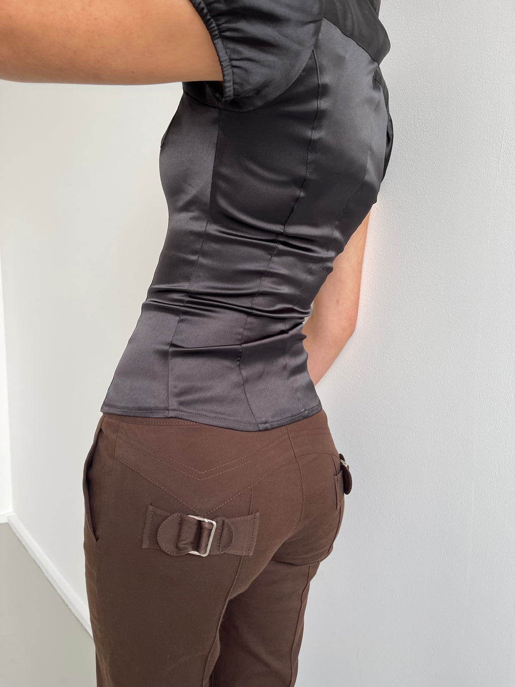 00s black satin fitted short sleeved shirt