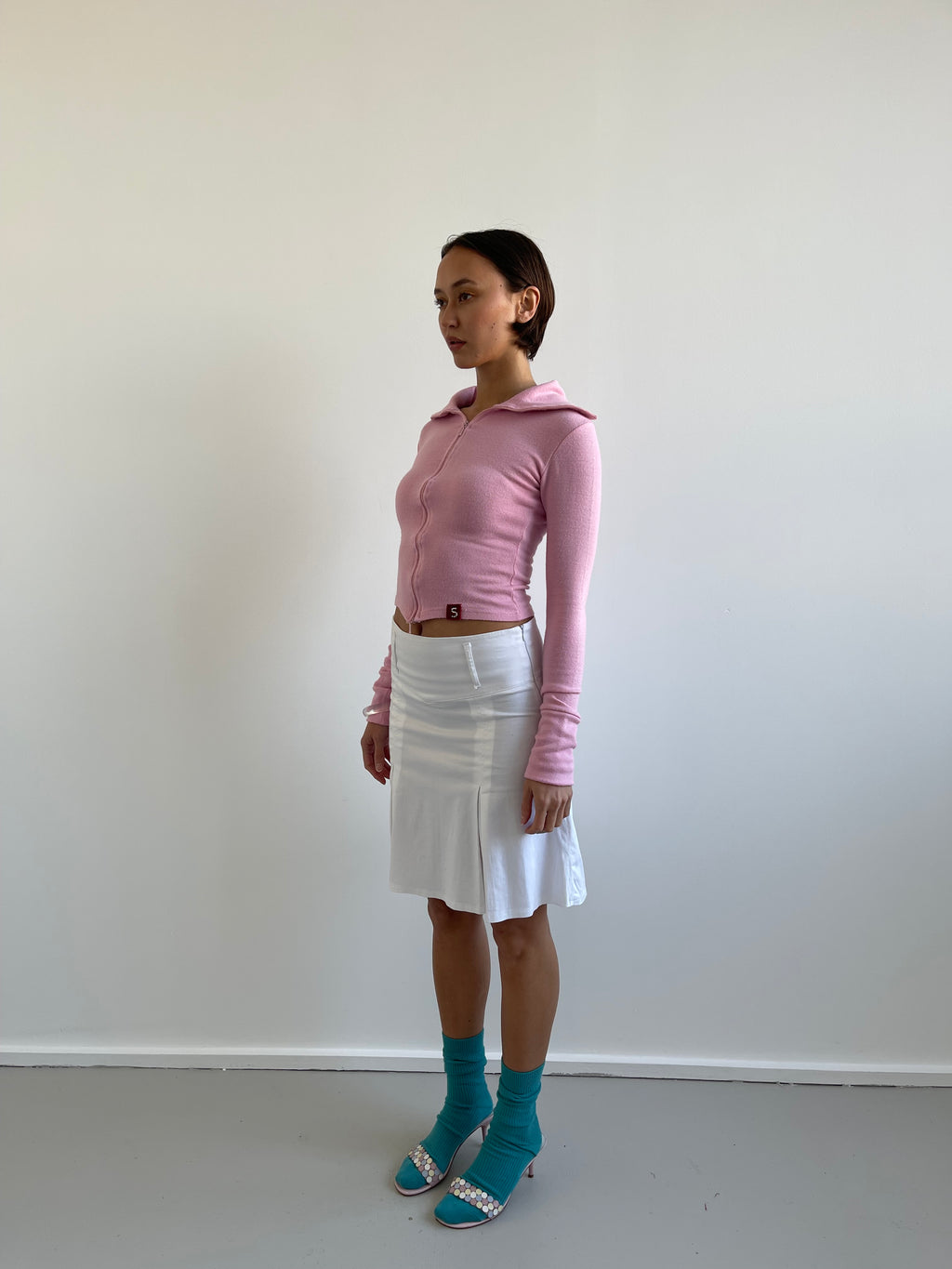 Vintage white knee length skirt