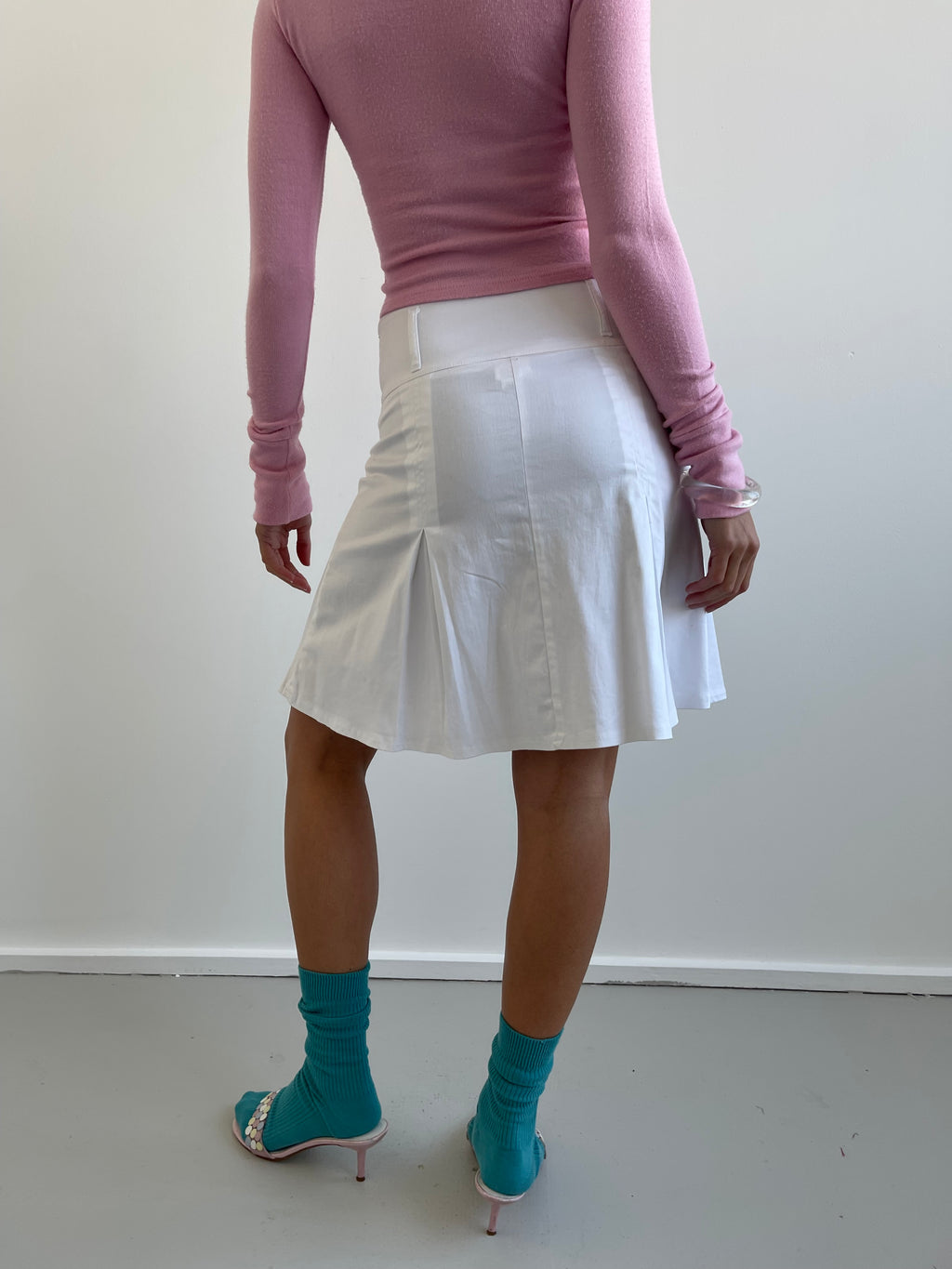 Vintage white knee length skirt