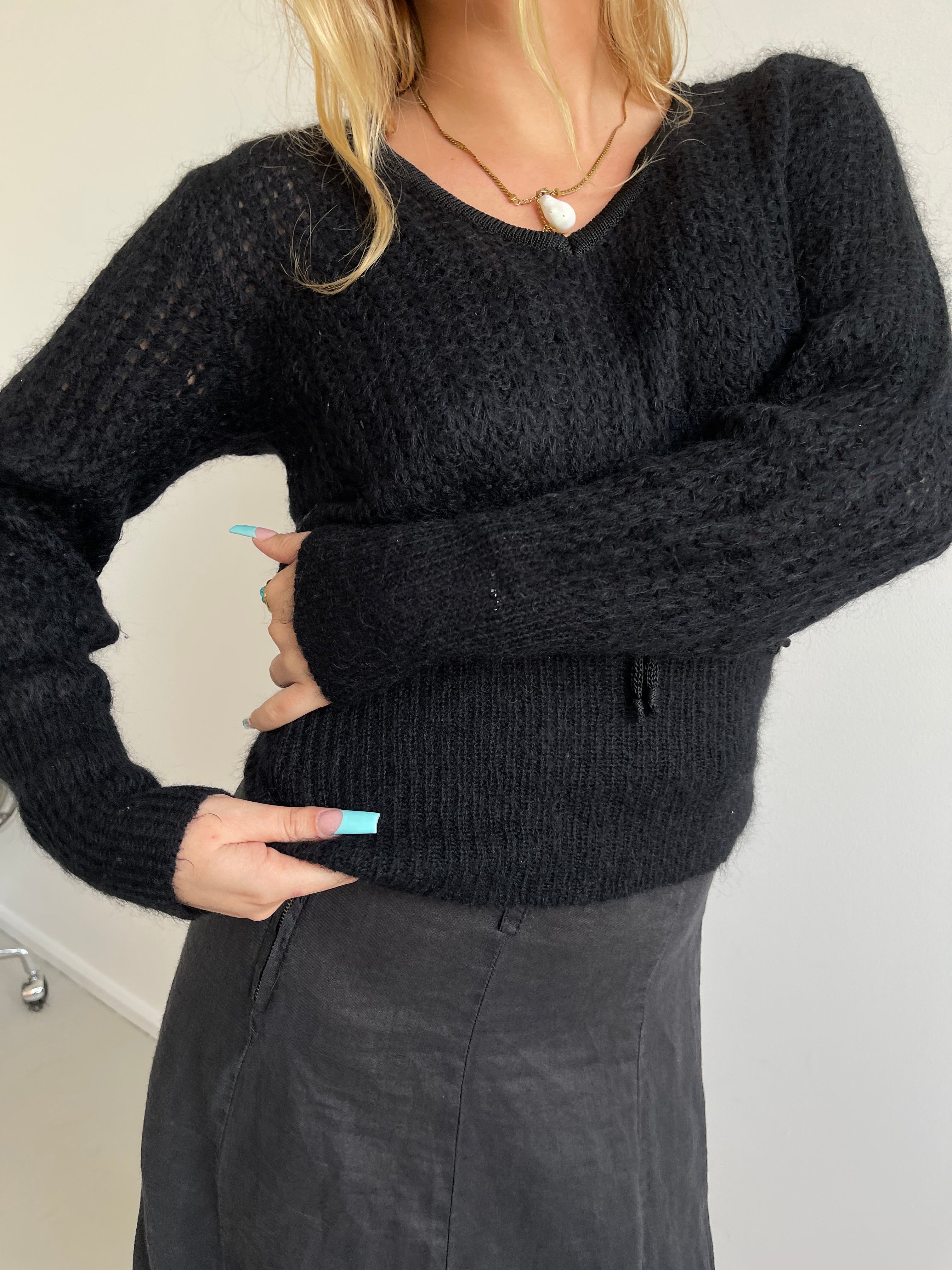 M.G. Vulpinari black loose knit jumper