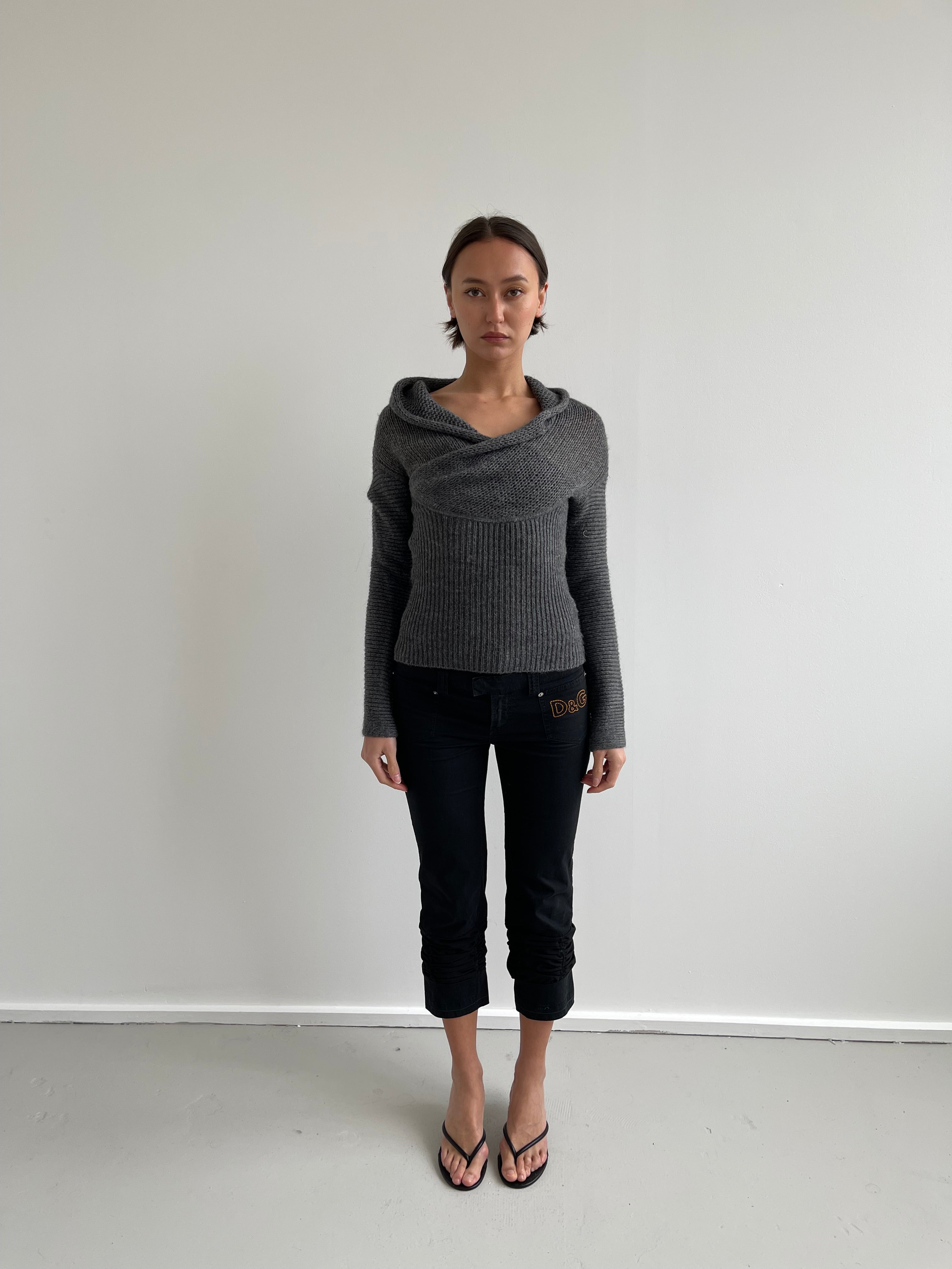 D&G black capri trousers with ruched detailing