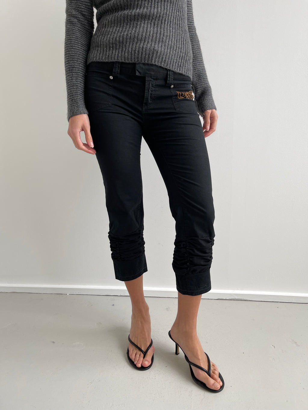 D&G black capri trousers with ruched detailing