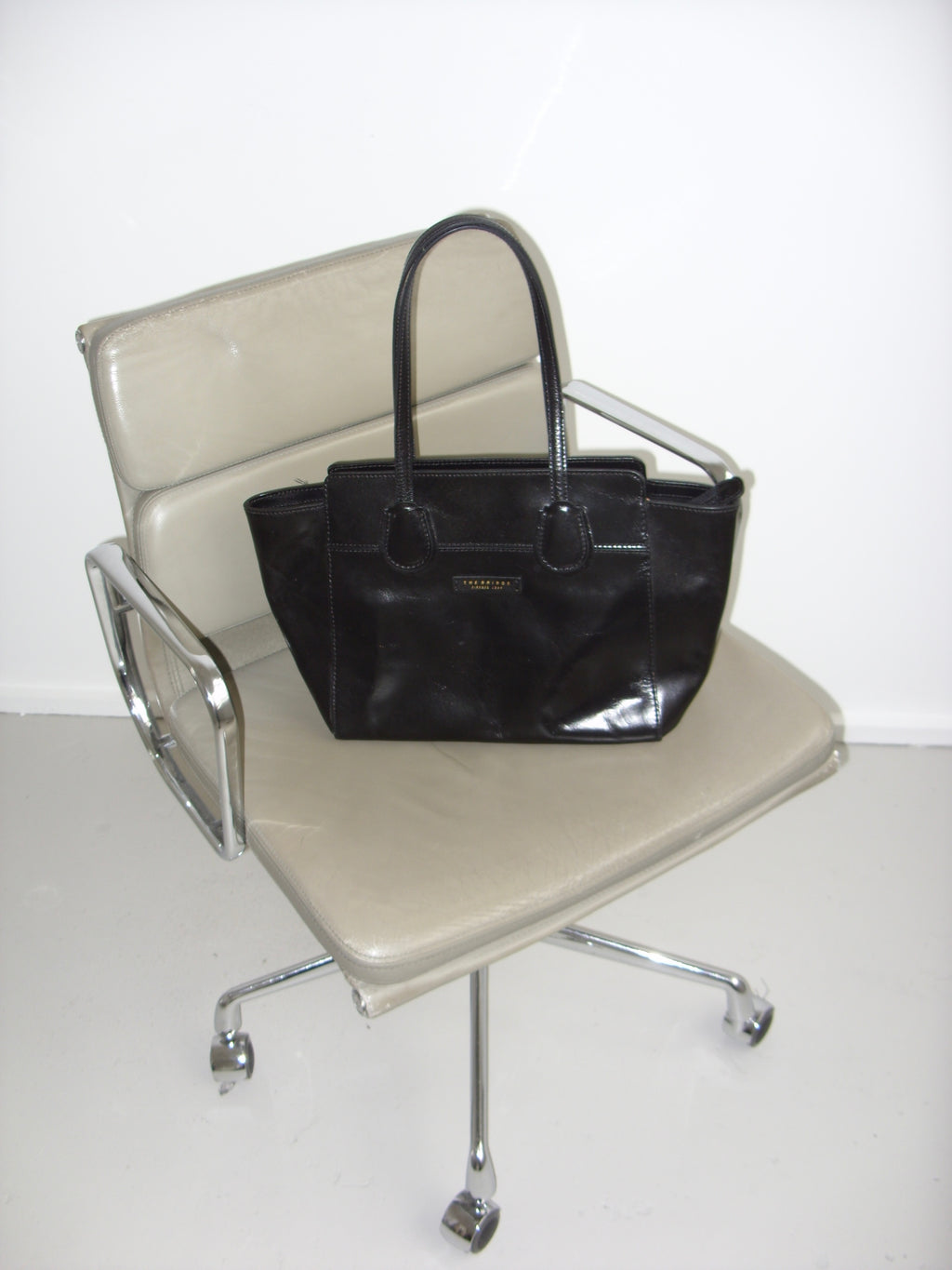 Vintage black leather handbag